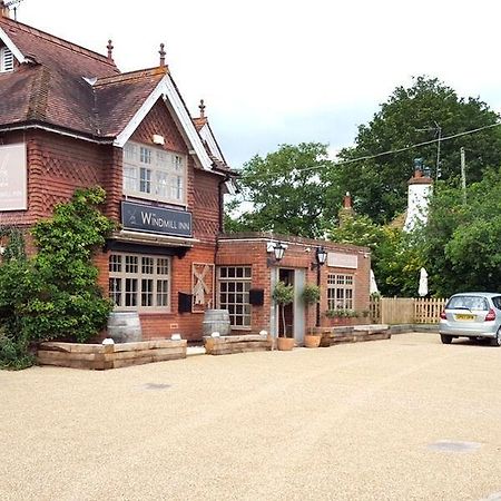 The Windmill Inn Horsham Extérieur photo