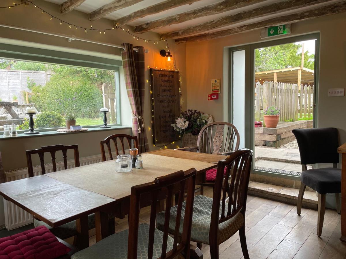 The Windmill Inn Horsham Extérieur photo