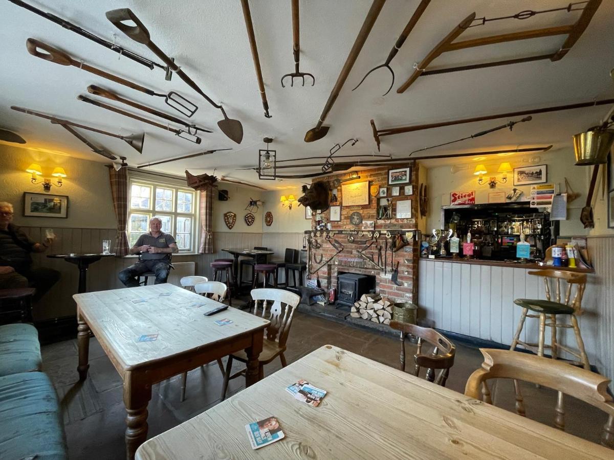 The Windmill Inn Horsham Extérieur photo