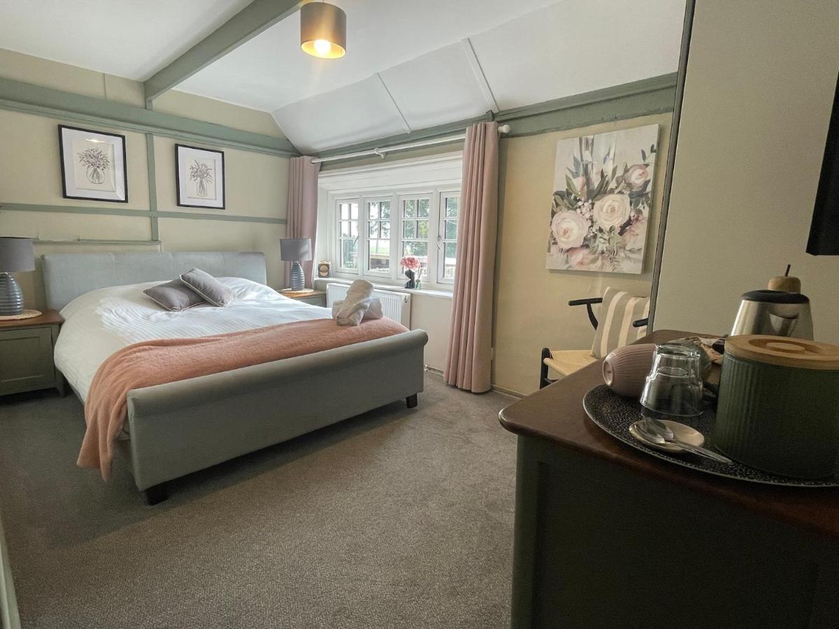 The Windmill Inn Horsham Extérieur photo
