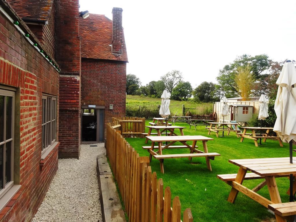 The Windmill Inn Horsham Extérieur photo