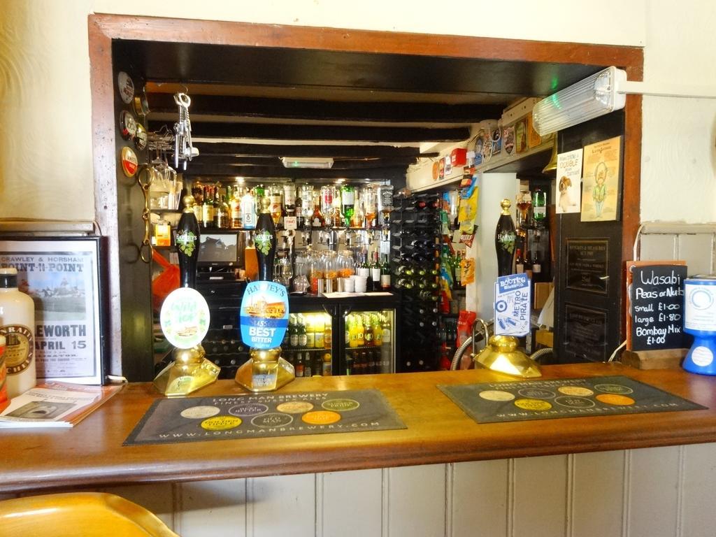 The Windmill Inn Horsham Extérieur photo