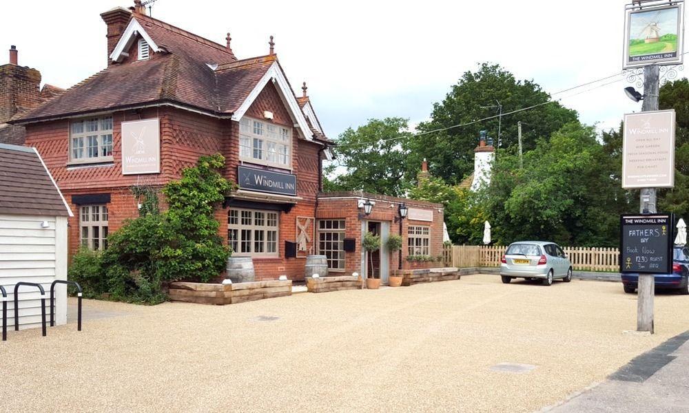 The Windmill Inn Horsham Extérieur photo