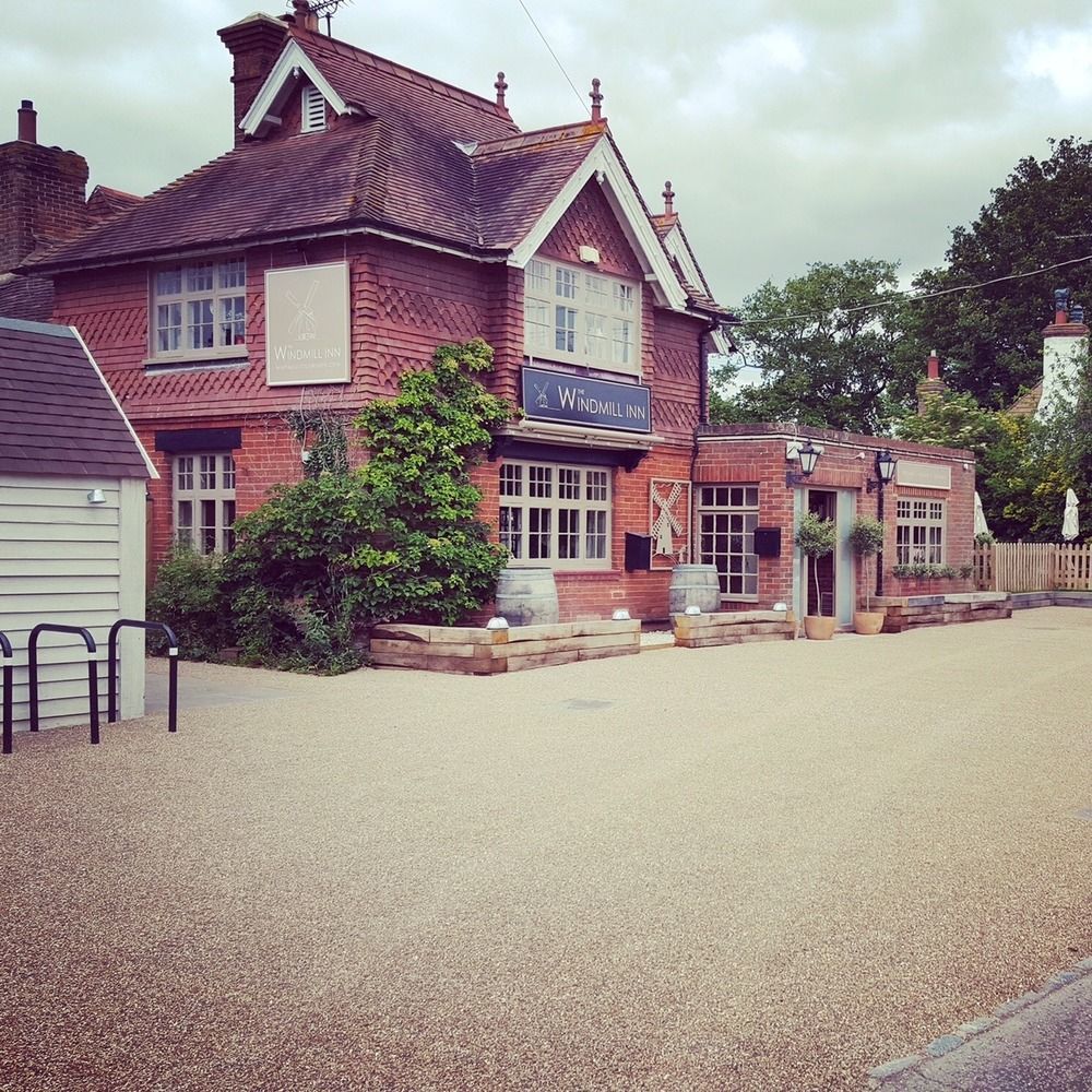 The Windmill Inn Horsham Extérieur photo